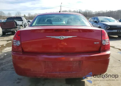 2008 Chrysler 300 Lx z USA, uszkodzony, nr VIN 2C3KA43RX8H191557